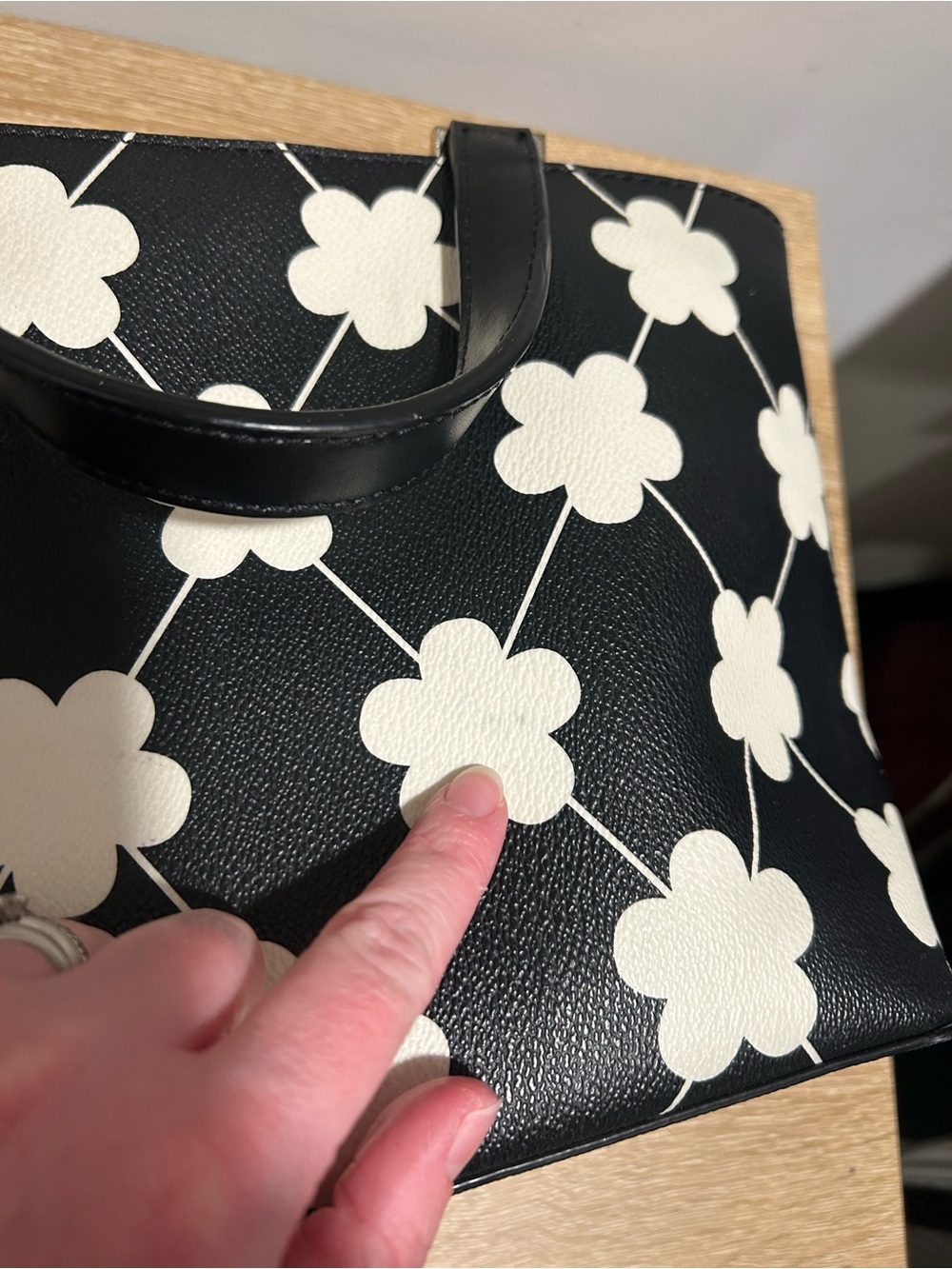 kate spade Black & White Floral Chain-Link Tote Grant Street Juno Vinyl - Picture 11 of 11